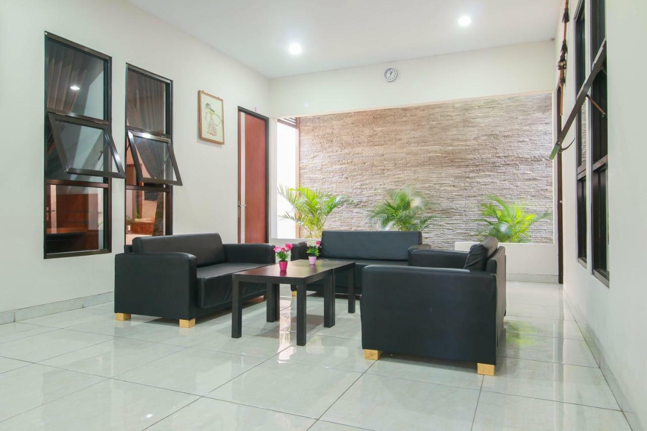 Reddoorz Syariah Near Universitas Jenderal Soedirman Purwokerto Exterior foto
