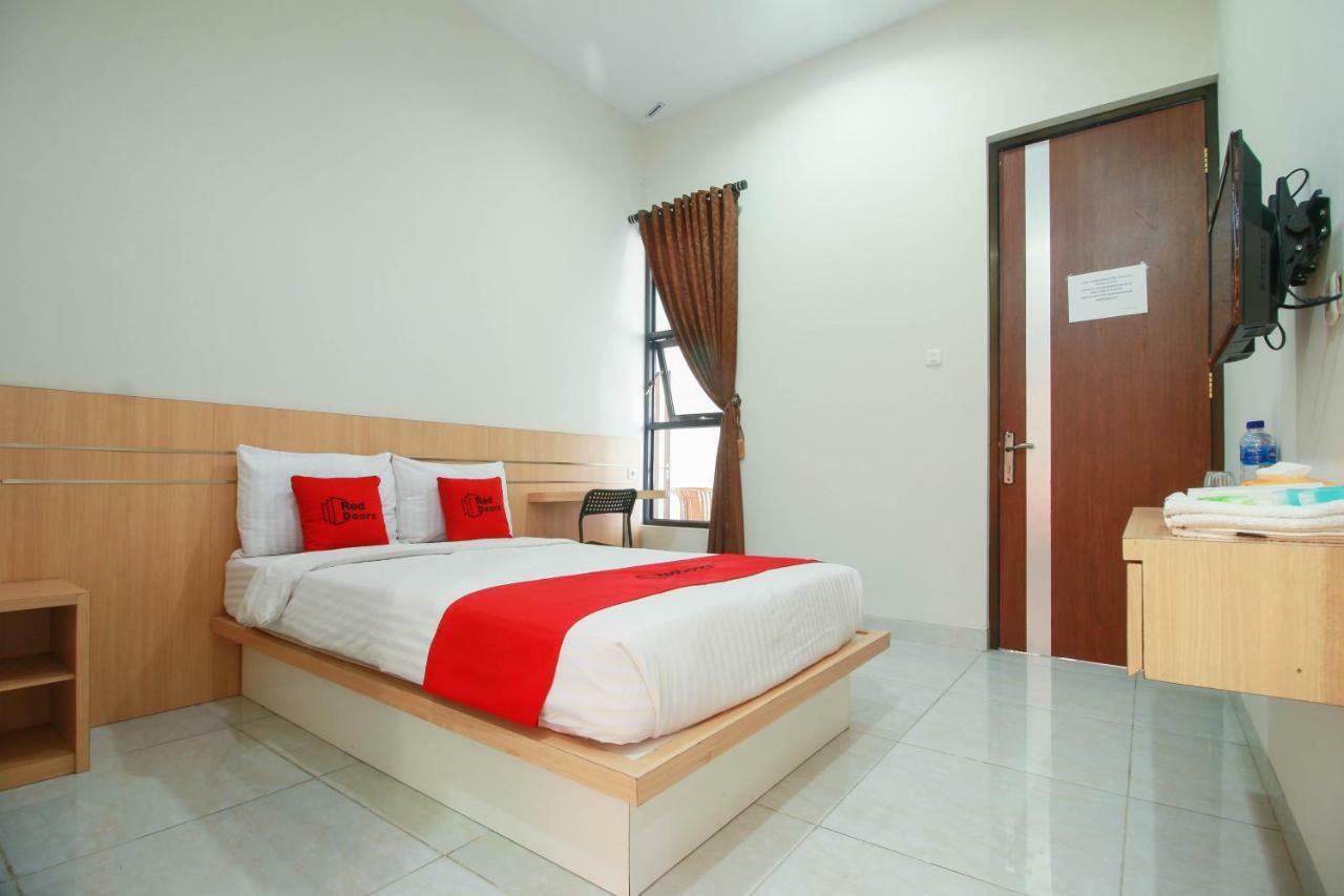 Reddoorz Syariah Near Universitas Jenderal Soedirman Purwokerto Exterior foto